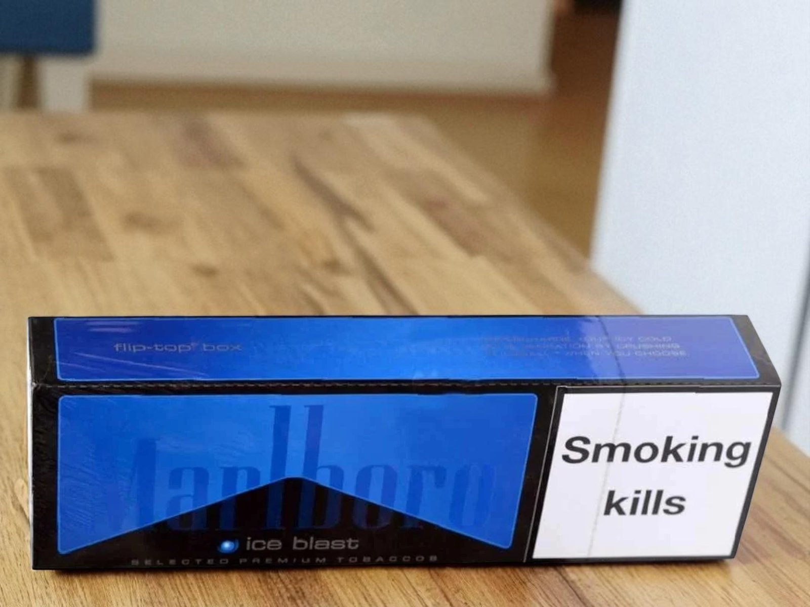 บุหรี่ Marlboro Ice Blast Premium (ซองแข็ง)