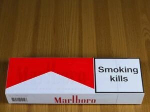 บุหรี่ Marlboro Red Normal (ซองแข็ง)
