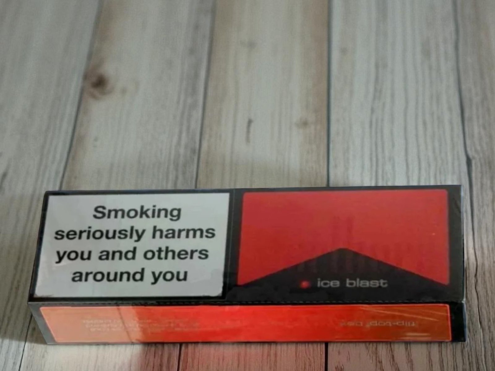 บุหรี่ Marlboro ice Blast Red (ซองแข็ง)