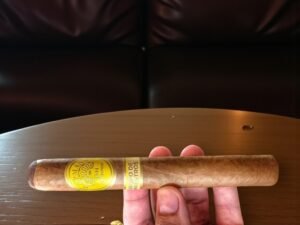 บุหรี่ H.Upmann Connecticut Toro 6×50 (20มวน)