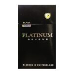 ซองบุหรี่ Platinum Seven Black สีดำหรูหรา วางคู่กับแล็ปท็อปบนโต๊ะทำงานสื่อถึงการพักผ่อนของคนวัยทำงาน
